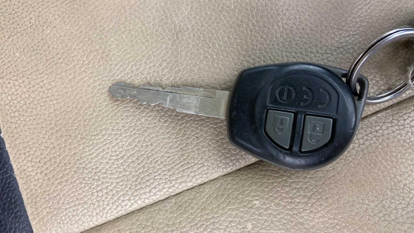 2021 Maruti Dzire VXI AMT, Petrol, Automatic, 48,982 km, Key Close Up