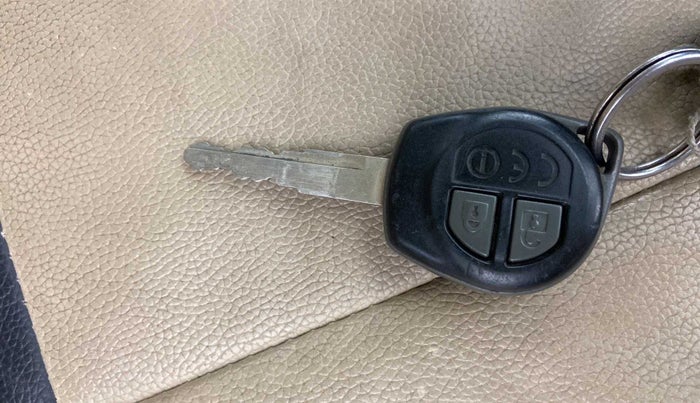 2021 Maruti Dzire VXI AMT, Petrol, Automatic, 48,982 km, Key Close Up