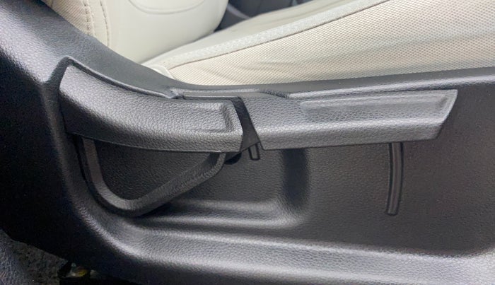 2022 KIA SELTOS HTK PLUS 1.5 DIESEL IMT, Diesel, Manual, 70,386 km, Driver Side Adjustment Panel