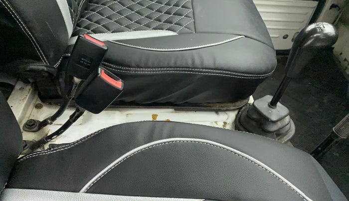 2017 Maruti OMNI E 8 STR, Petrol, Manual, 48,543 km, Gear Lever