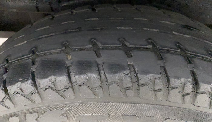 2017 Maruti OMNI E 8 STR, Petrol, Manual, 48,543 km, Right Rear Tyre Tread