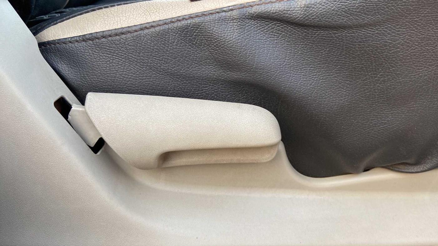 2014 Maruti Celerio VXI, Petrol, Manual, 1,03,714 km, Driver Side Adjustment Panel