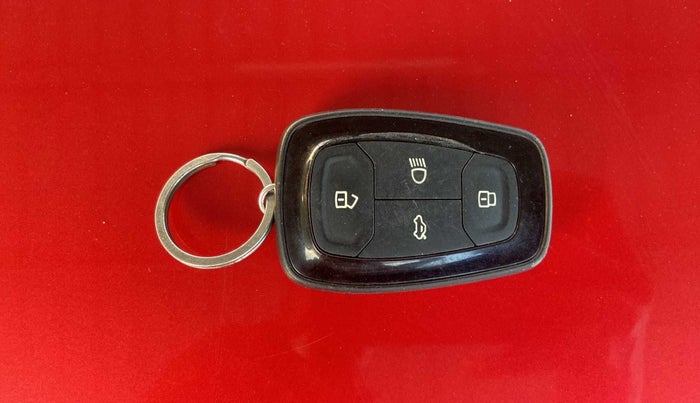 2020 Tata ALTROZ XZ PETROL, Petrol, Manual, 29,960 km, Key Close Up
