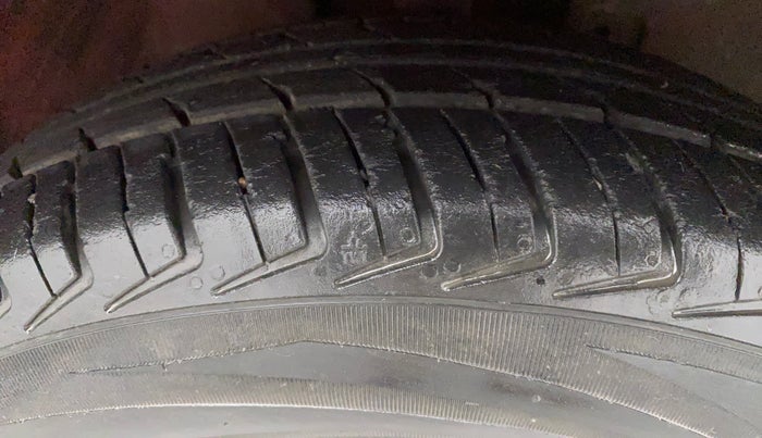2019 Datsun Redi Go A, Petrol, Manual, 52,453 km, Right Front Tyre Tread