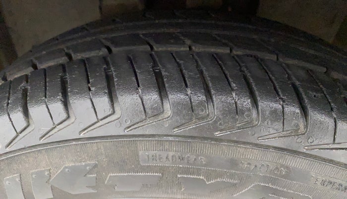 2019 Datsun Redi Go A, Petrol, Manual, 52,453 km, Left Front Tyre Tread