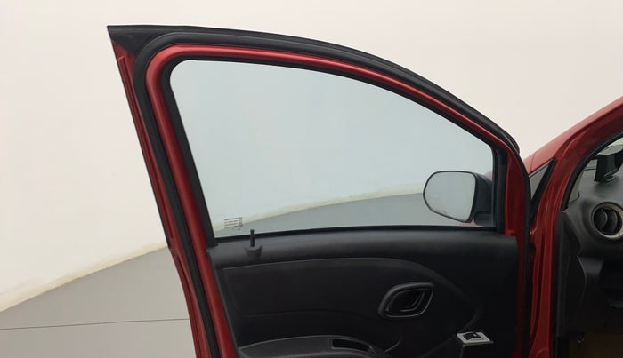 2019 Datsun Redi Go A, Petrol, Manual, 52,453 km, Left front window switch / handle - Power window makes minor noise