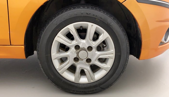2016 Tata Tiago XZ PETROL, Petrol, Manual, 68,327 km, Right Front Wheel