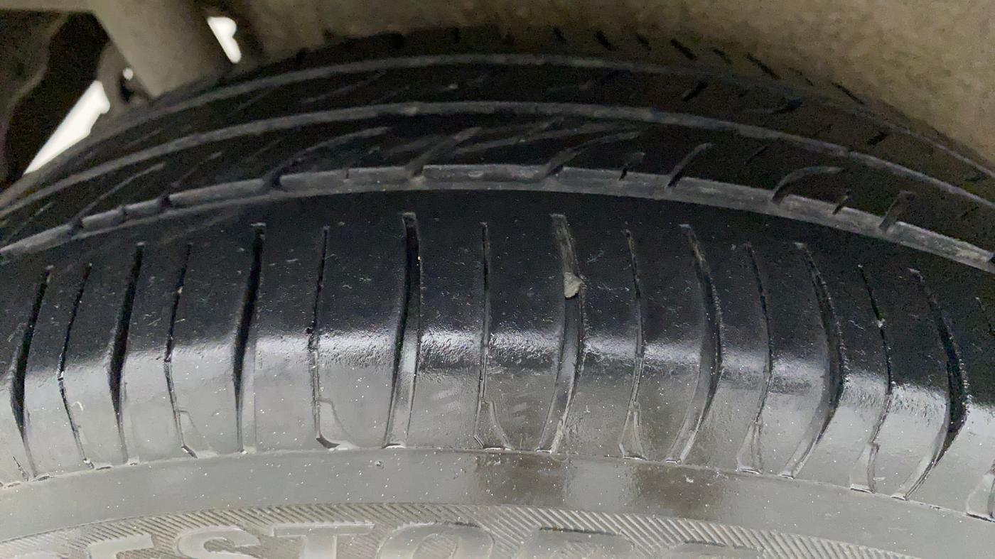 2016 Maruti Wagon R 1.0 VXI, Petrol, Manual, 65,867 km, Right Rear Tyre Tread