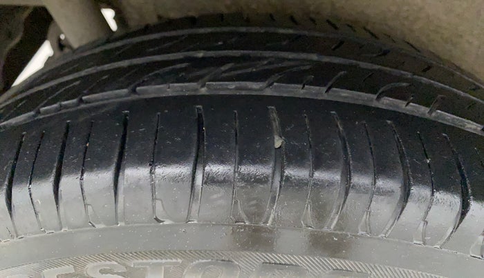 2016 Maruti Wagon R 1.0 VXI, Petrol, Manual, 65,867 km, Right Rear Tyre Tread