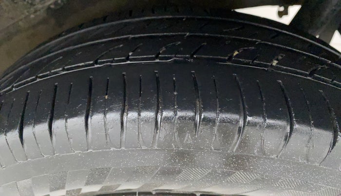 2016 Maruti Wagon R 1.0 VXI, Petrol, Manual, 65,867 km, Left Rear Tyre Tread