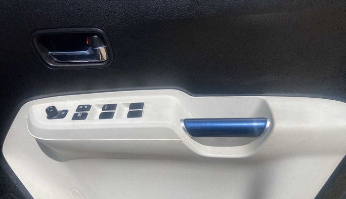 2022 Maruti IGNIS ZETA 1.2, Petrol, Manual, 18,077 km, Driver Side Door Panels Control