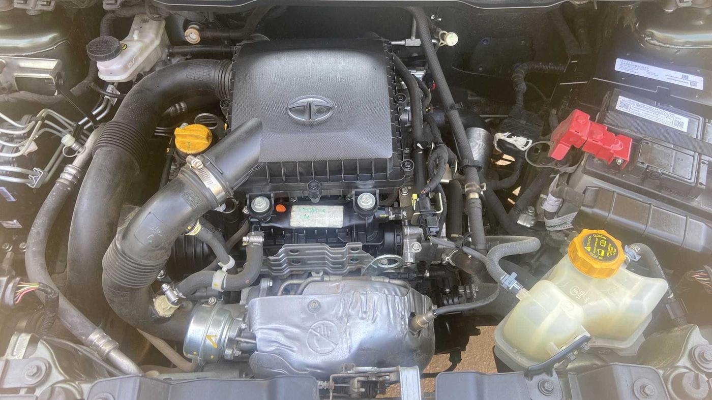 2022 Tata NEXON XZ PLUS (HS) PETROL DUAL TONE, Petrol, Manual, 16,557 km, Open Bonet