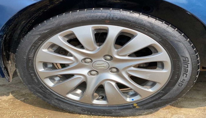 2017 Maruti Baleno ZETA CVT PETROL 1.2, Petrol, Automatic, 47,828 km, Left front tyre - Minor crack