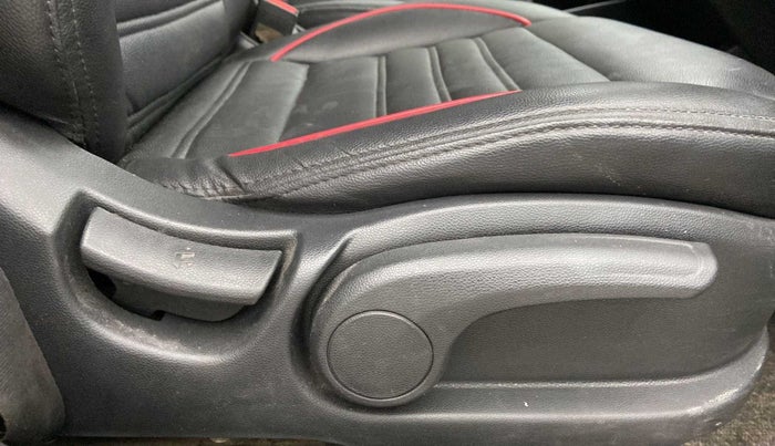 2017 Hyundai i20 Active 1.2 S, Petrol, Manual, 57,450 km, Driver Side Adjustment Panel