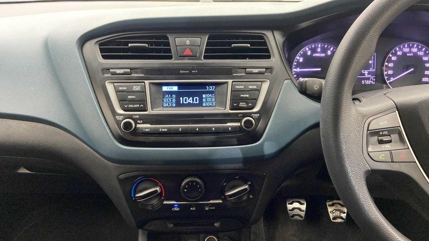 2017 Hyundai i20 Active 1.2 S, Petrol, Manual, 57,450 km, Air Conditioner