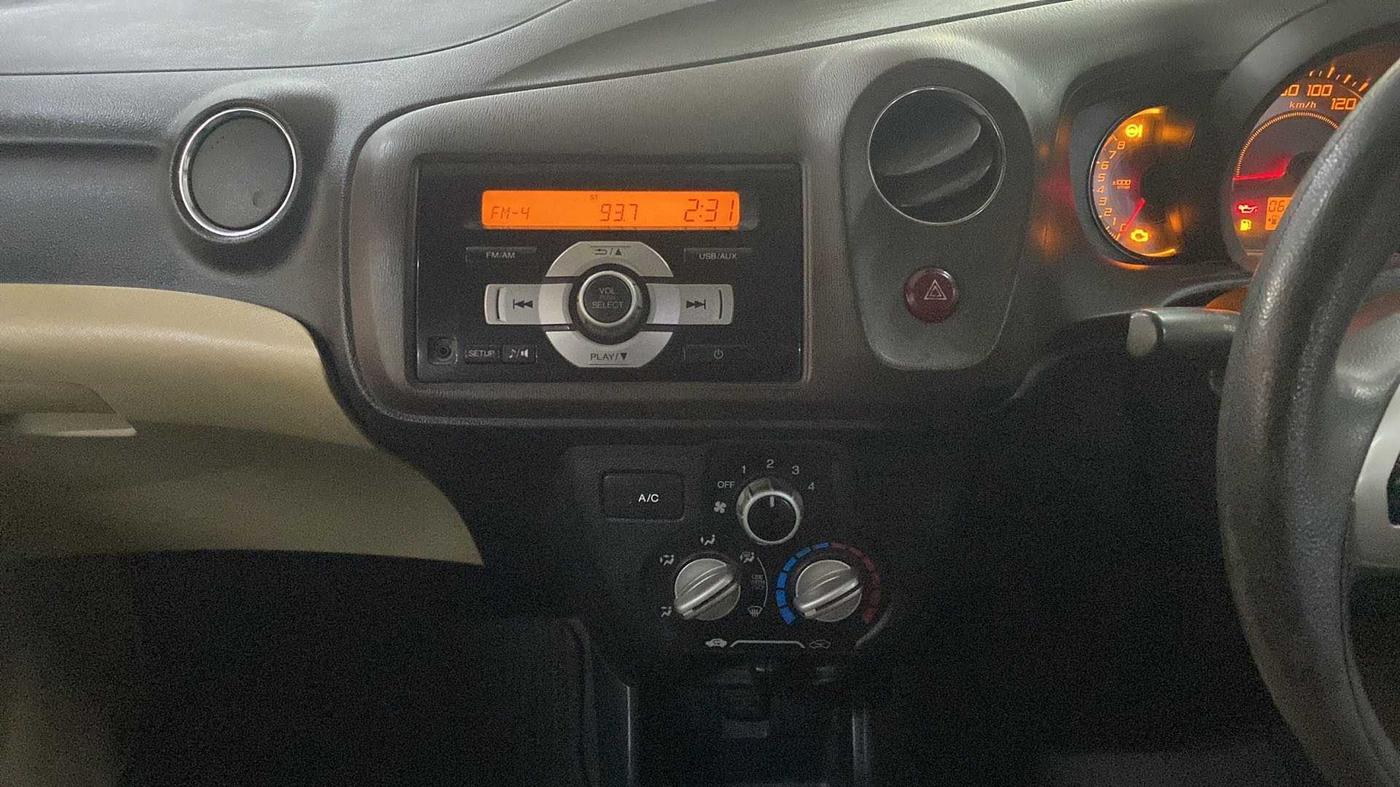 2013 Honda Brio S MT, Petrol, Manual, 63,326 km, Air Conditioner