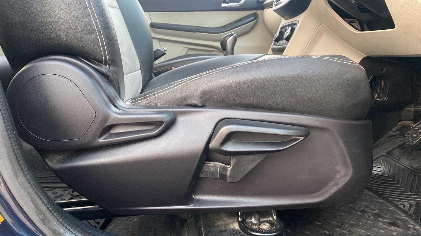 2023 Tata TIGOR XZ PLUS PETROL, Petrol, Manual, 6,573 km, Driver Side Adjustment Panel