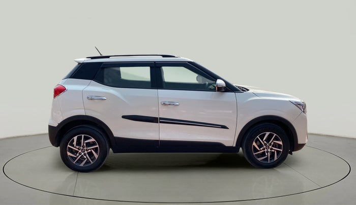 2022 Mahindra XUV300 W8 (O) 1.2 PETROL, Petrol, Manual, 23,604 km, Right Side View