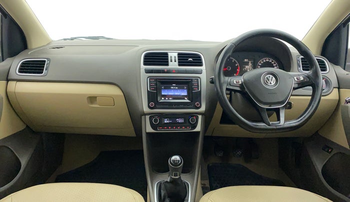 2016 Volkswagen Vento HIGHLINE 1.6 MPI, Petrol, Manual, 83,573 km, Dashboard
