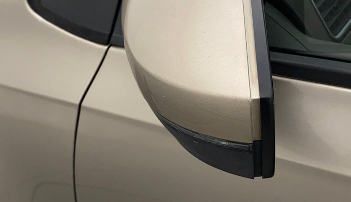 2016 Volkswagen Vento HIGHLINE 1.6 MPI, Petrol, Manual, 83,573 km, Left rear-view mirror - Mirror movement not proper