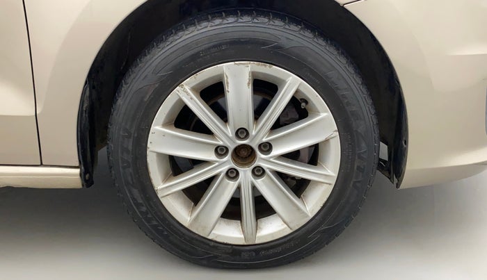 2016 Volkswagen Vento HIGHLINE 1.6 MPI, Petrol, Manual, 83,573 km, Right Front Wheel