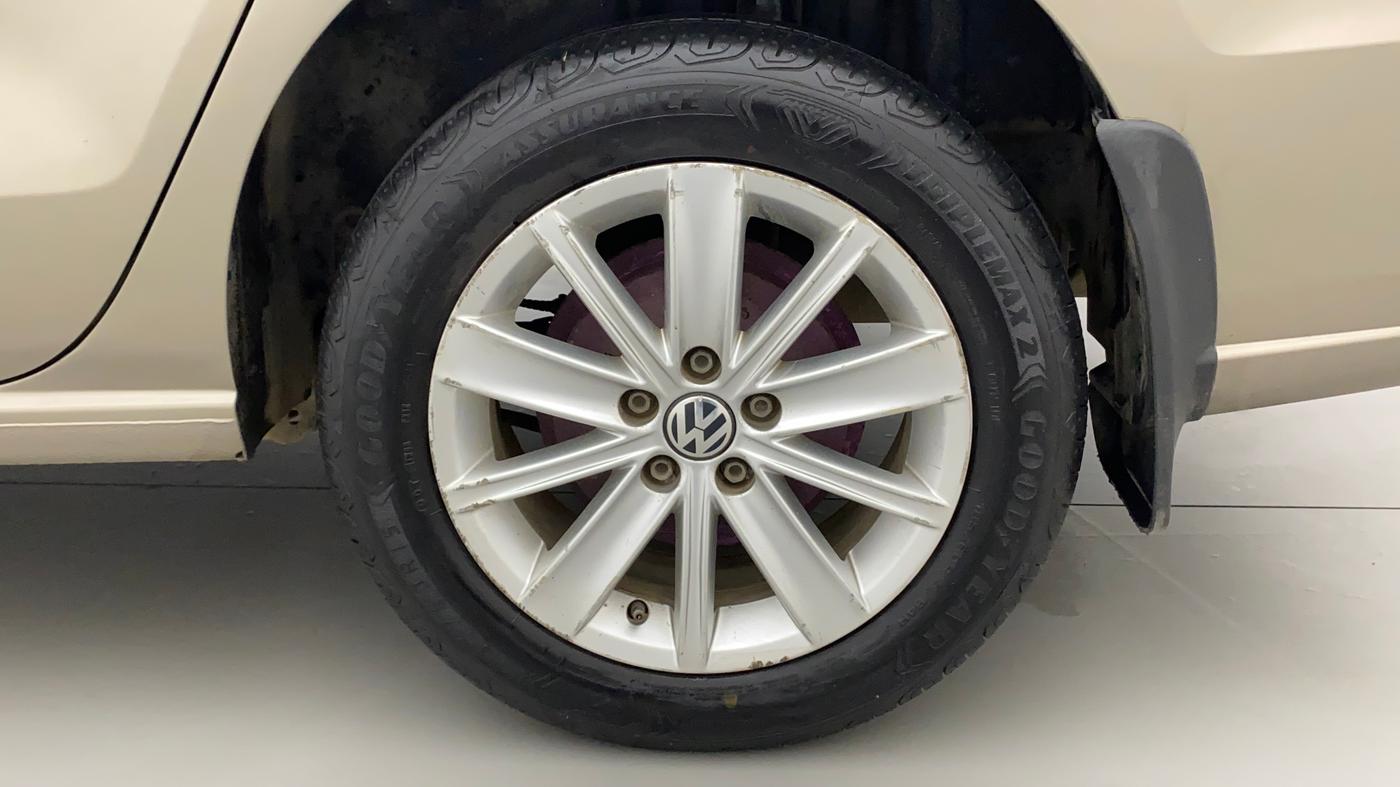 2016 Volkswagen Vento HIGHLINE 1.6 MPI, Petrol, Manual, 83,573 km, Left Rear Wheel