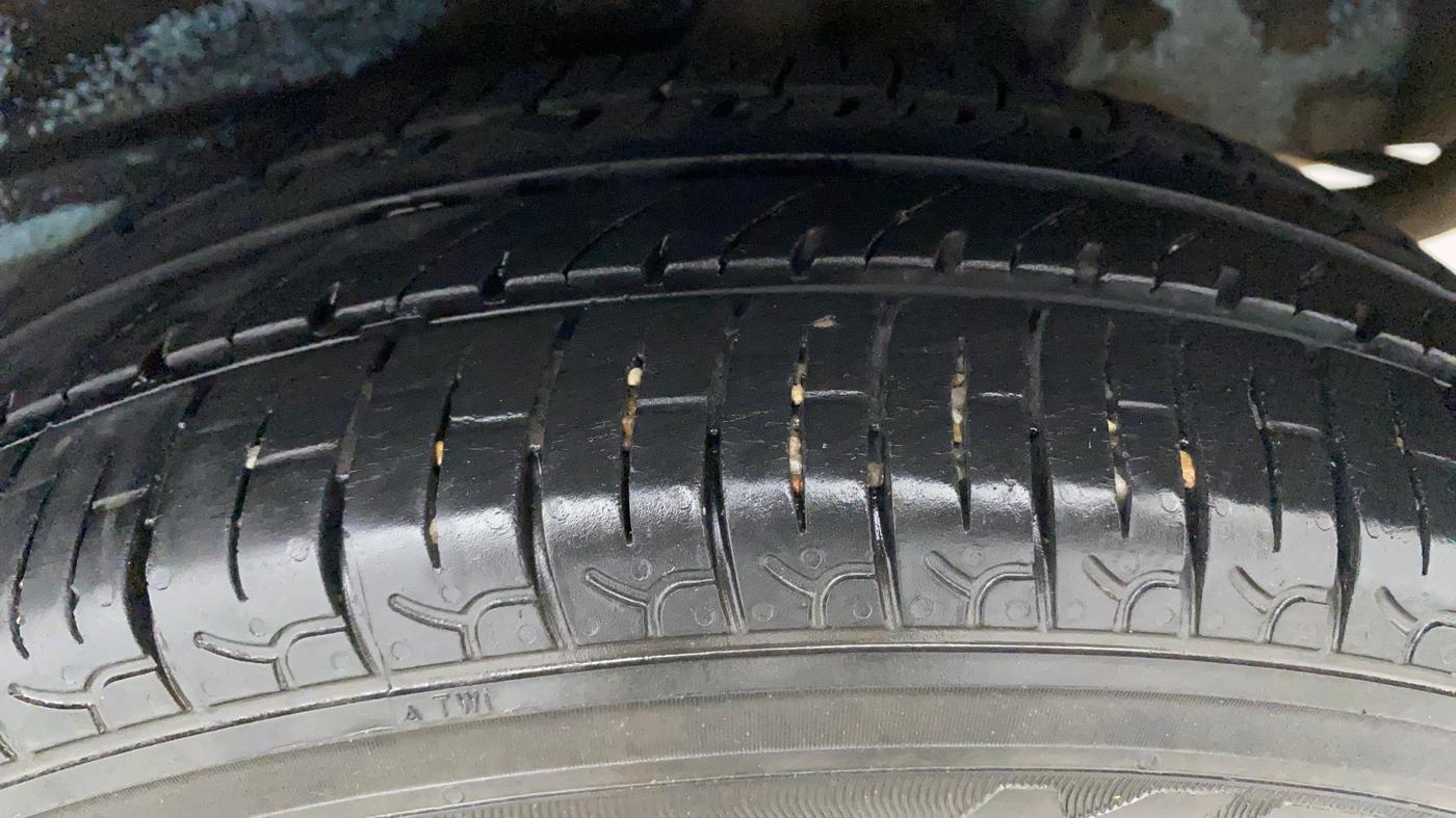 2019 Maruti New Wagon-R ZXI 1.2 AMT, Petrol, Automatic, 93,221 km, Left Rear Tyre Tread