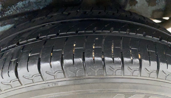 2019 Maruti New Wagon-R ZXI 1.2 AMT, Petrol, Automatic, 93,221 km, Left Rear Tyre Tread
