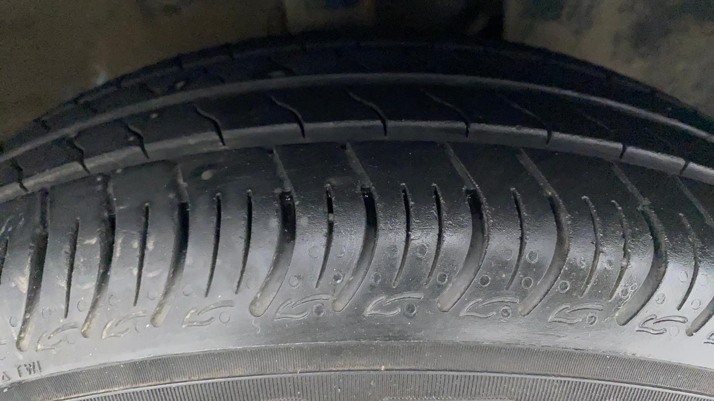 2019 Maruti New Wagon-R ZXI 1.2 AMT, Petrol, Automatic, 93,221 km, Right Front Tyre Tread