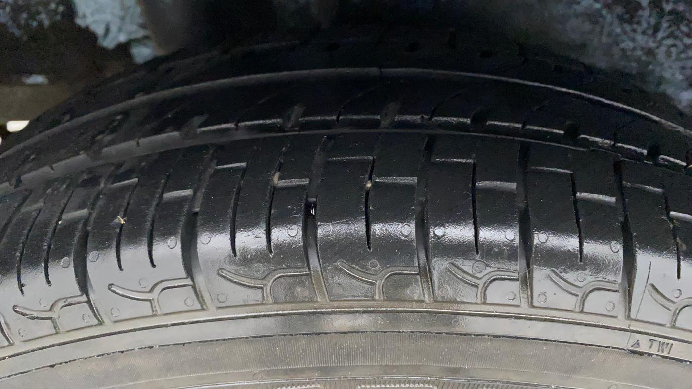 2019 Maruti New Wagon-R ZXI 1.2 AMT, Petrol, Automatic, 93,221 km, Right Rear Tyre Tread