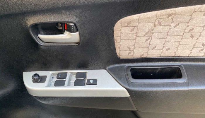 2014 Maruti Wagon R 1.0 VXI, Petrol, Manual, 62,647 km, Driver Side Door Panels Control