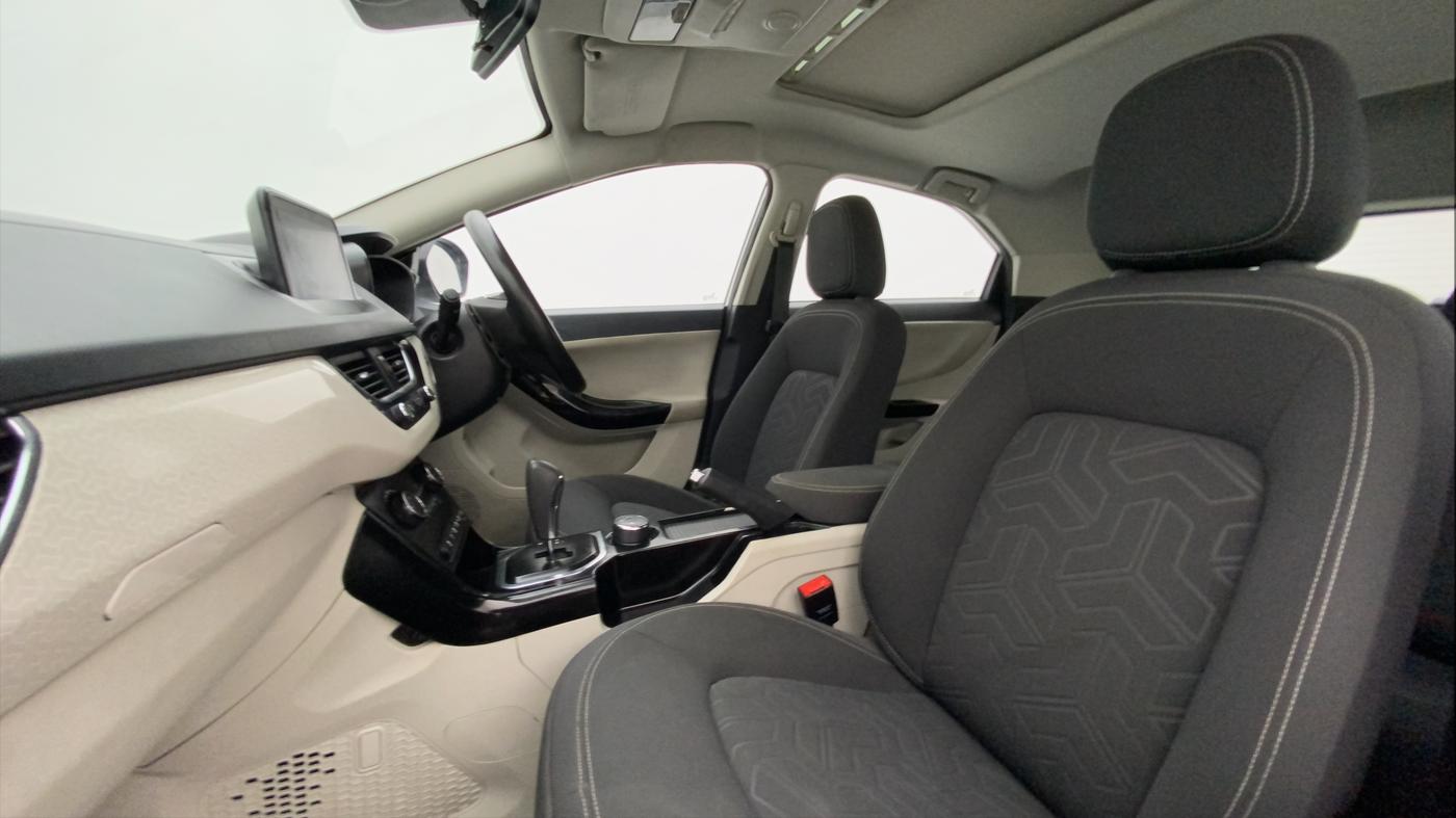 2020 Tata NEXON XZA PLUS (O) DIESEL, Diesel, Automatic, 50,737 km, Right Side Front Door Cabin