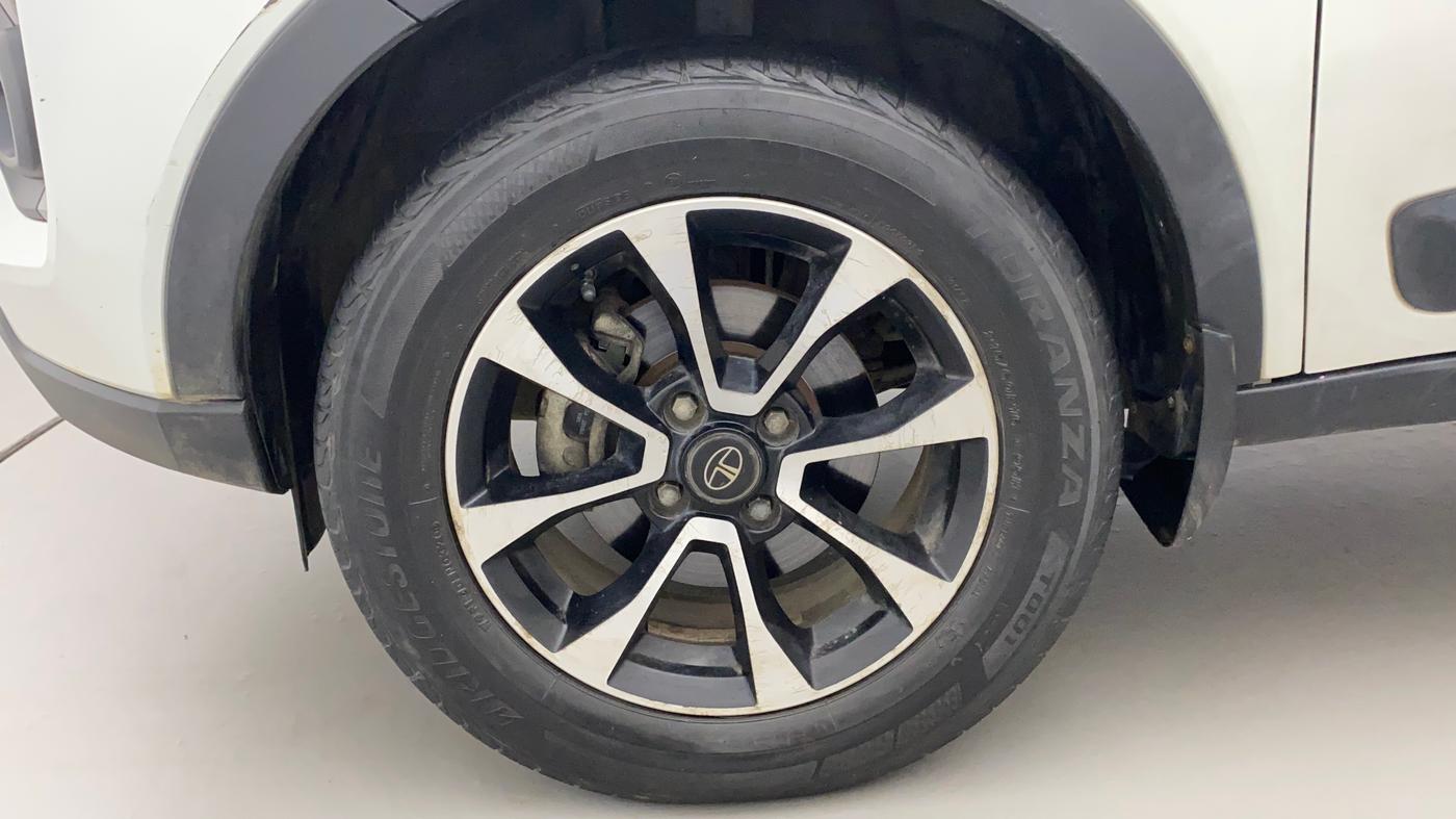 2020 Tata NEXON XZA PLUS (O) DIESEL, Diesel, Automatic, 50,737 km, Left Front Wheel