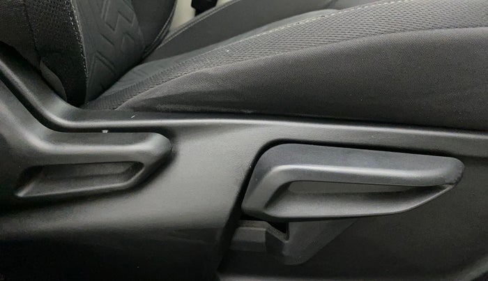 2020 Tata NEXON XZA PLUS (O) DIESEL, Diesel, Automatic, 50,737 km, Driver Side Adjustment Panel