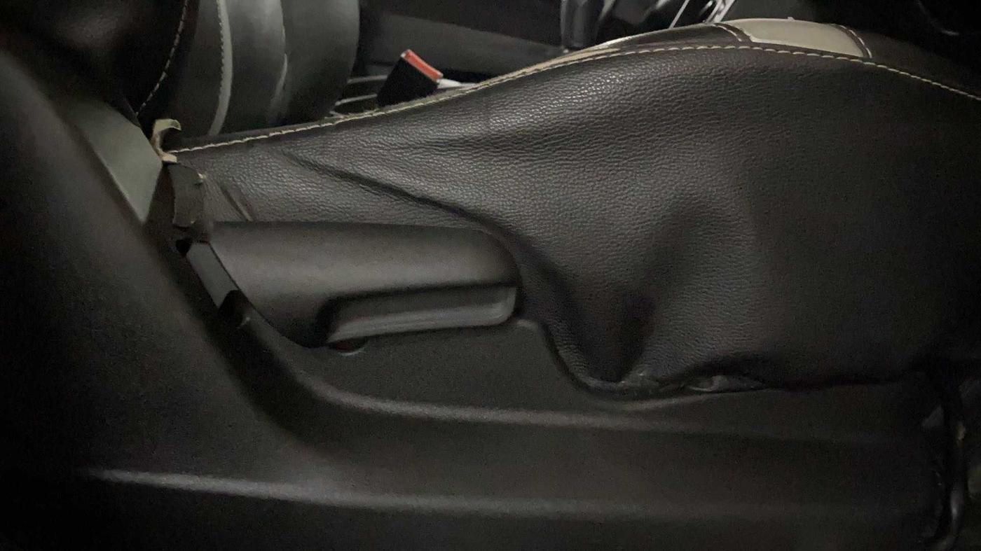2016 Maruti Vitara Brezza VDI (O), Diesel, Manual, 70,010 km, Driver Side Adjustment Panel