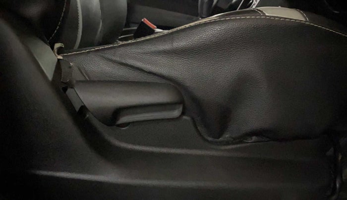 2016 Maruti Vitara Brezza VDI (O), Diesel, Manual, 70,010 km, Driver Side Adjustment Panel