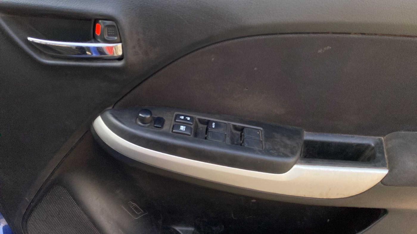 2016 Maruti Baleno DELTA PETROL 1.2, Petrol, Manual, 90,203 km, Driver Side Door Panels Control