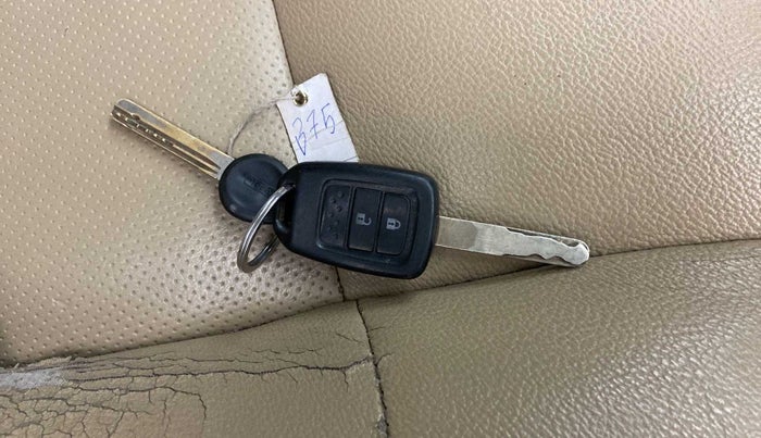2018 Honda Amaze 1.2L I-VTEC S, Petrol, Manual, 49,168 km, Key Close Up