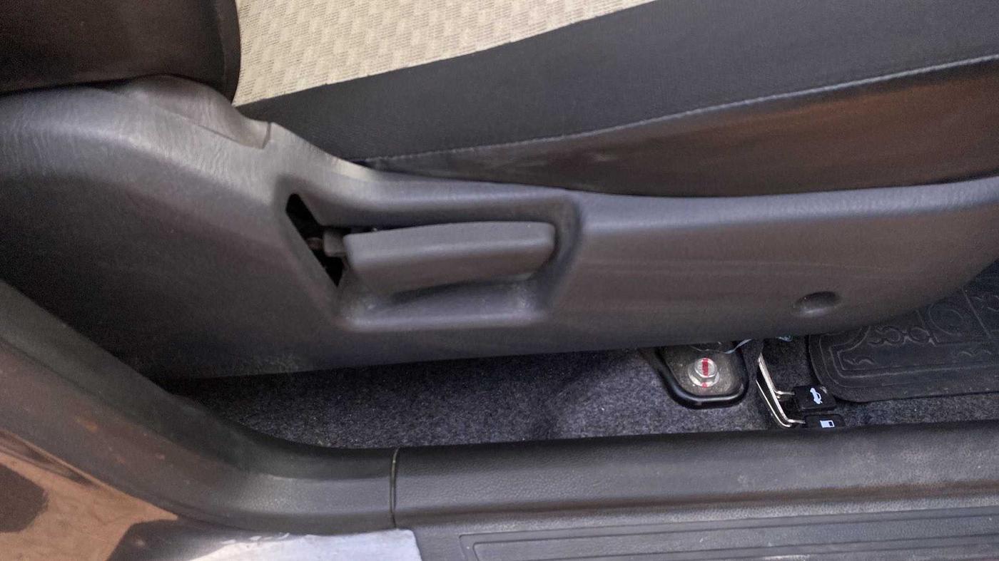 2020 Maruti Alto VXI, Petrol, Manual, 6,329 km, Driver Side Adjustment Panel