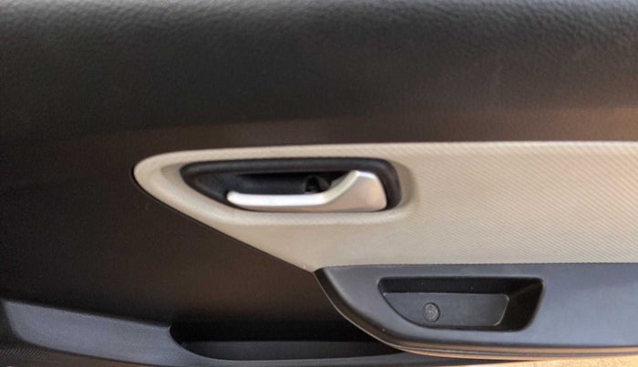 2020 Maruti Alto VXI, Petrol, Manual, 6,329 km, Driver Side Door Panels Control