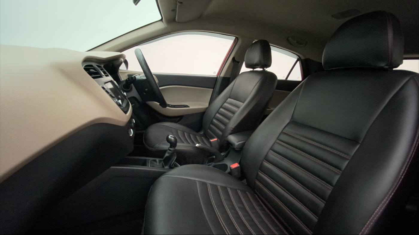 2020 Hyundai Elite i20 SPORTZ PLUS 1.2, Petrol, Manual, 50,395 km, Right Side Front Door Cabin