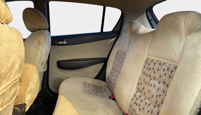 2013 Hyundai i20 MAGNA (O) 1.2, Petrol, Manual, 50,942 km, Right Side Rear Door Cabin