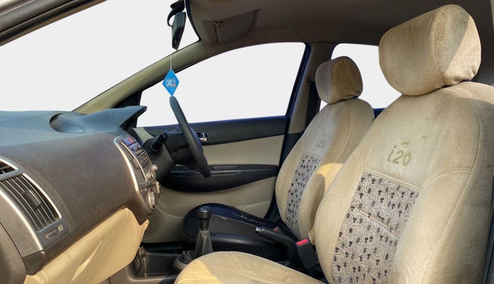 2013 Hyundai i20 MAGNA (O) 1.2, Petrol, Manual, 50,942 km, Right Side Front Door Cabin