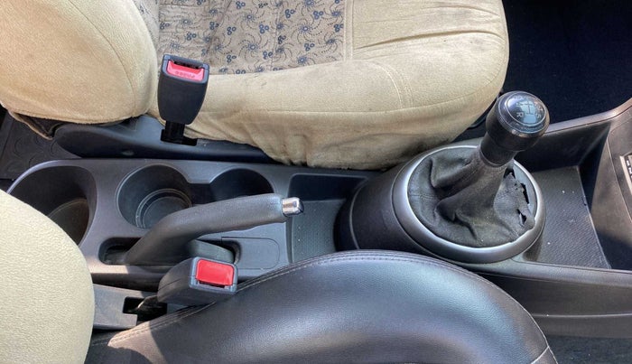 2013 Hyundai i20 MAGNA (O) 1.2, Petrol, Manual, 50,942 km, Gear Lever