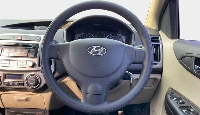2013 Hyundai i20 MAGNA (O) 1.2, Petrol, Manual, 50,942 km, Steering Wheel Close Up
