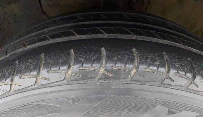 2019 Hyundai Elite i20 SPORTZ PLUS  1.2 CVT, Petrol, Automatic, 48,099 km, Left Front Tyre Tread