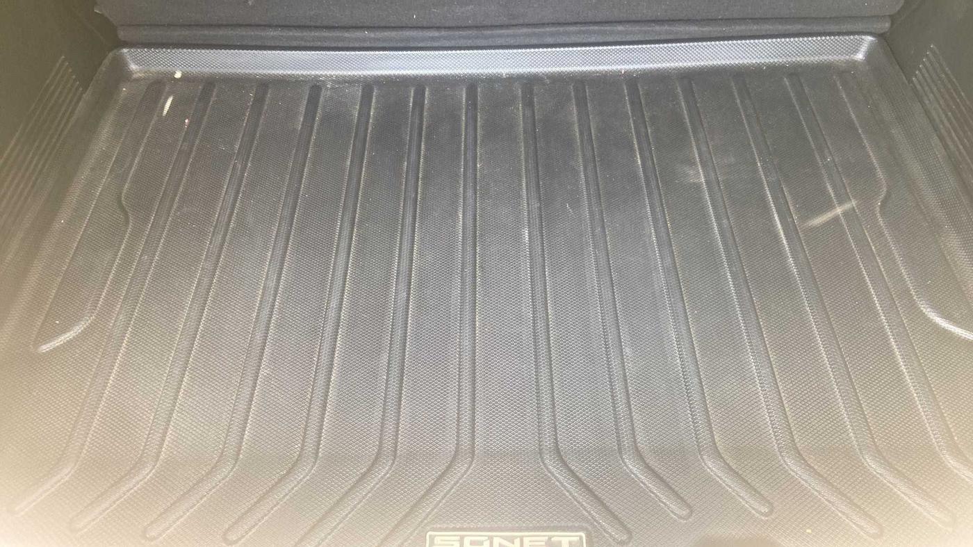 2022 KIA SONET GTX PLUS 1.0 IMT, Petrol, Manual, 9,477 km, Boot Inside