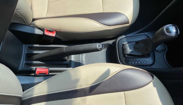 2018 Skoda Rapid AMBITION 1.5 TDI AT, Diesel, Automatic, 72,859 km, Gear Lever