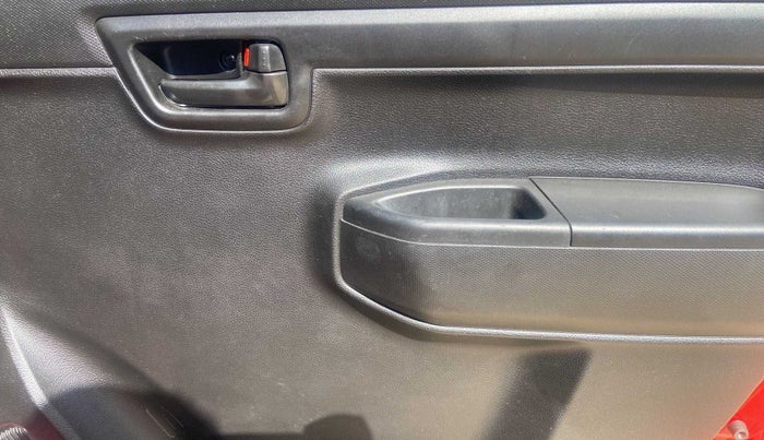 2022 Maruti S PRESSO VXI (O) AMT, Petrol, Automatic, 1,137 km, Driver Side Door Panels Control