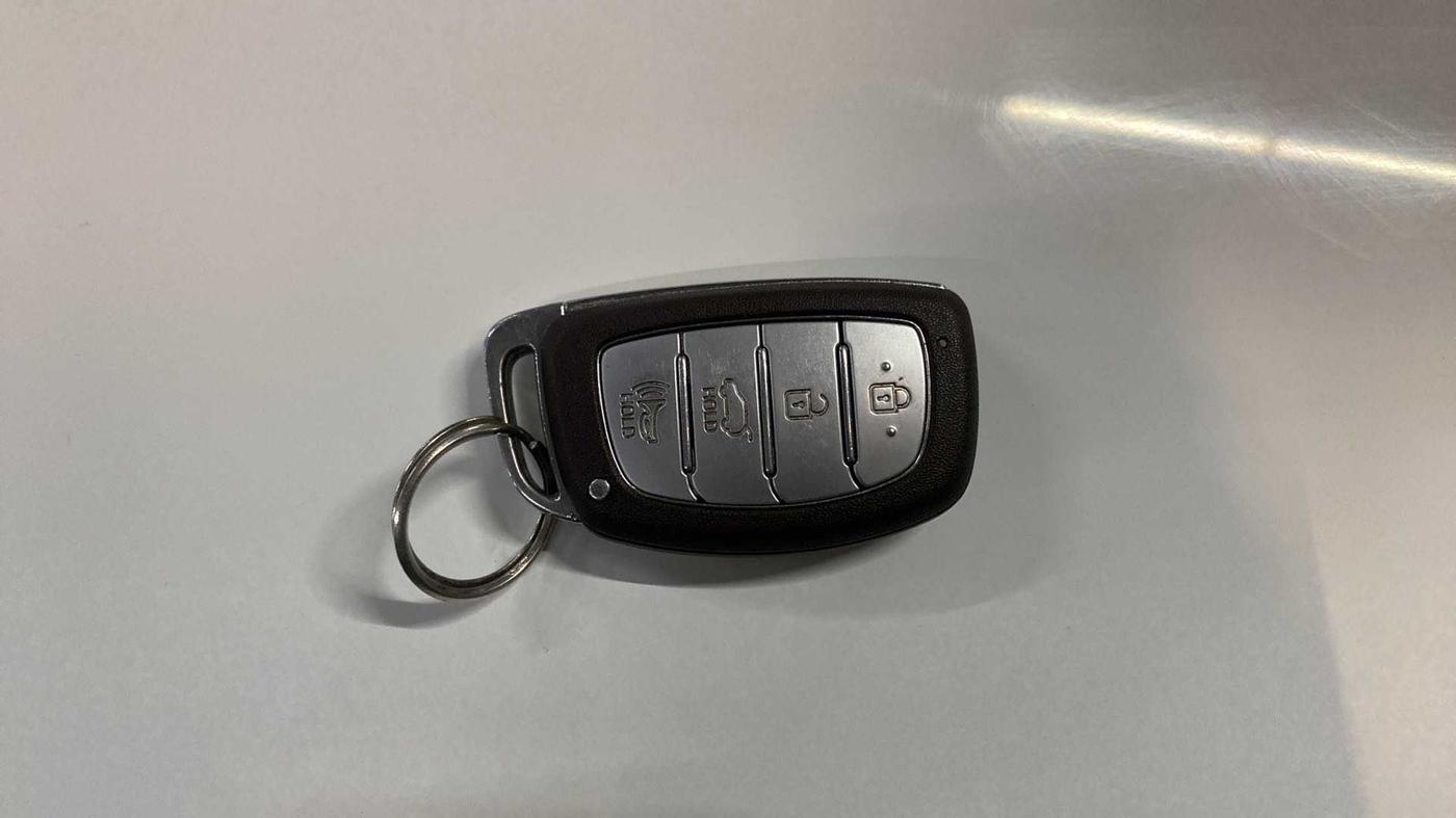 2020 Hyundai VENUE SX PLUS 1.0 TURBO DCT, Petrol, Automatic, 30,959 km, Key Close Up